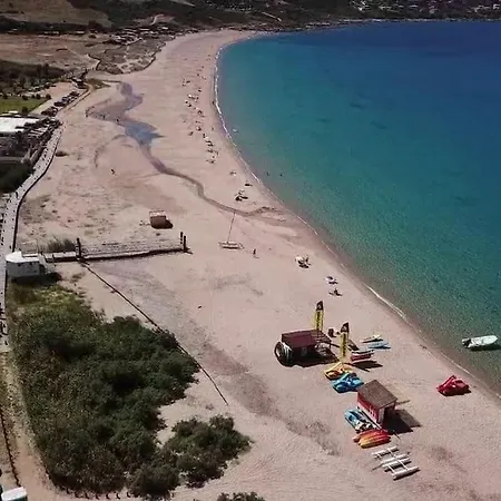 Studio En Corse, Face A La Mer. Grande Terrasse.
